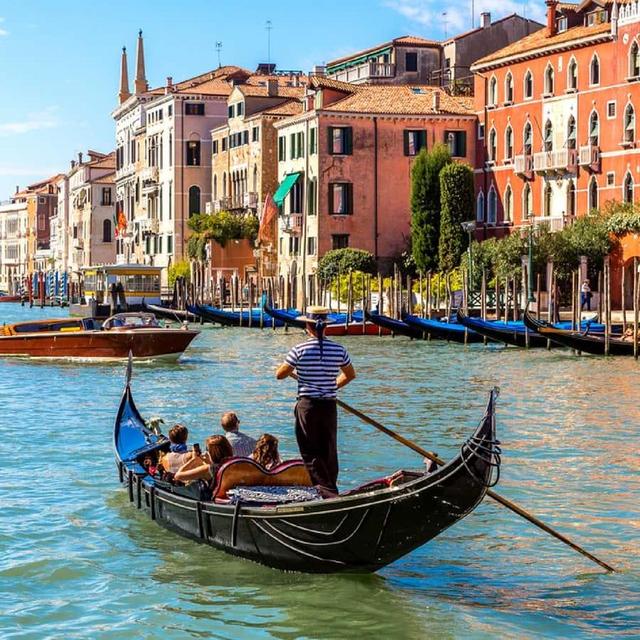Gondola Tour in Venice