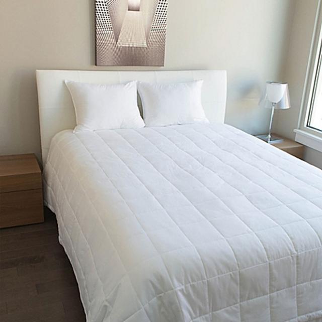 PrimaLoft® 300-Thread-Count Down Alternative Comforter in White