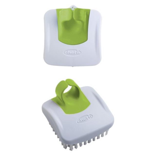 CHEF'N Vegetable Brush and Peeler Set