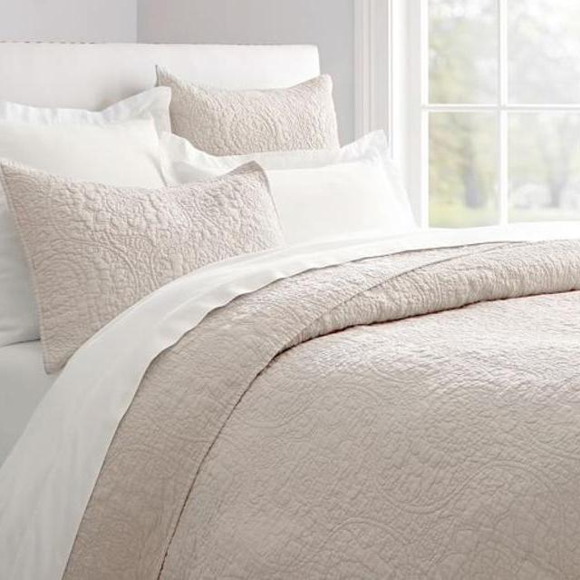 Belgian Linen Floral Stitch Quilt, King/Cal. King, Natural