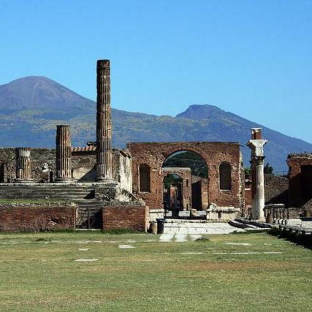 Tour of the Ruins of Pompeii