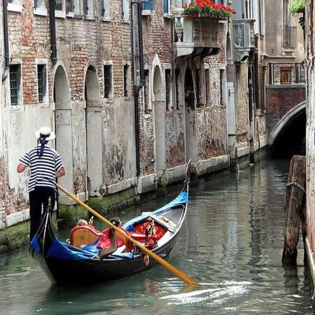 Private Gondola ride for 2 in Venice, Italy