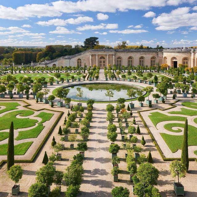 Tour of Versailles