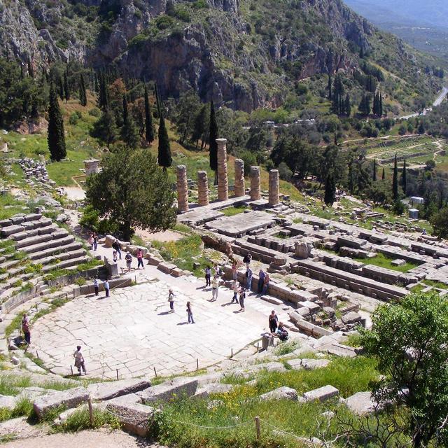 Tour of The Sanctuary of Apollo and Archaeological Museum in Delphi