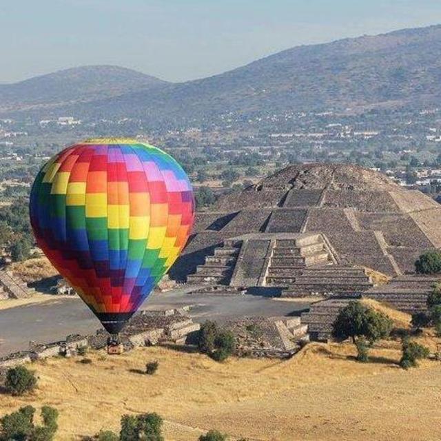 Teotihuacán Hot Air Balloon Ride from Mexico City