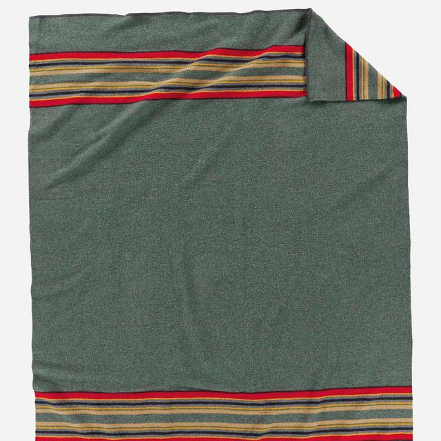 YAKIMA CAMP BLANKET in GREEN HEATHER