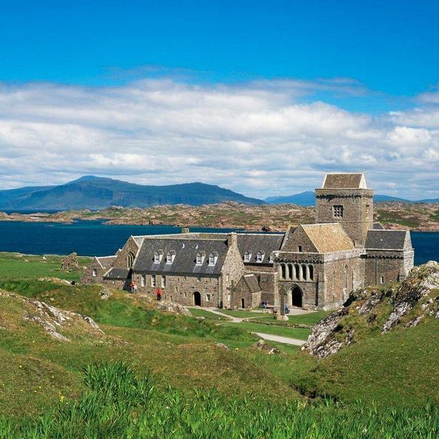 Iona Abbey and Nunnery Tour