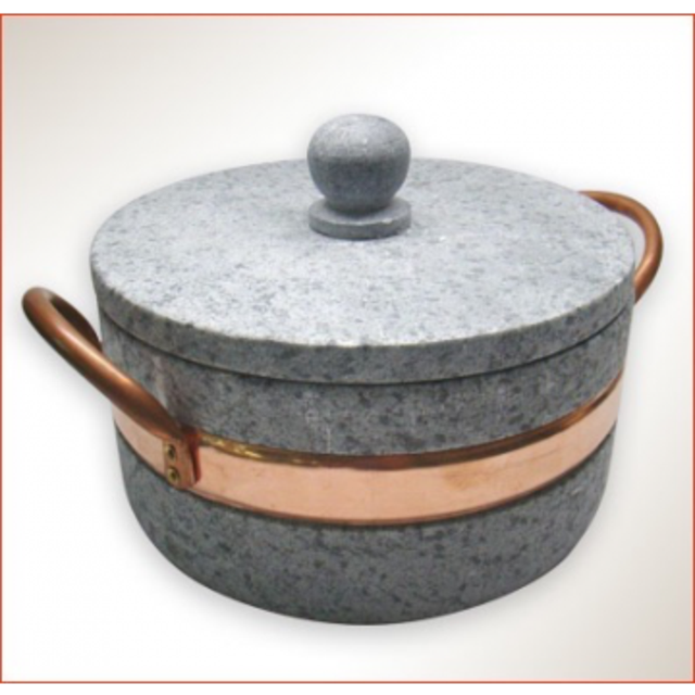 Soapstone Cooking Pot, 1.5 Liter