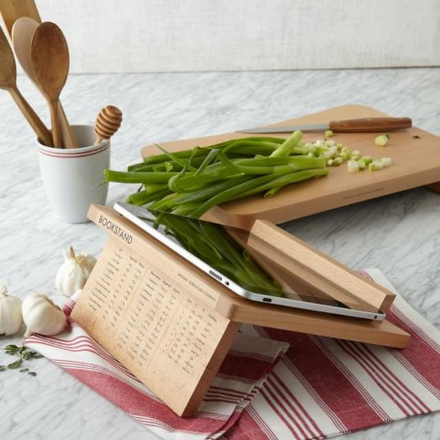 Universal Expert Wooden Cookbook Stand