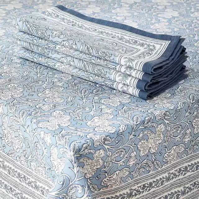 Aveiro Tablecloth and Napkin Bundle