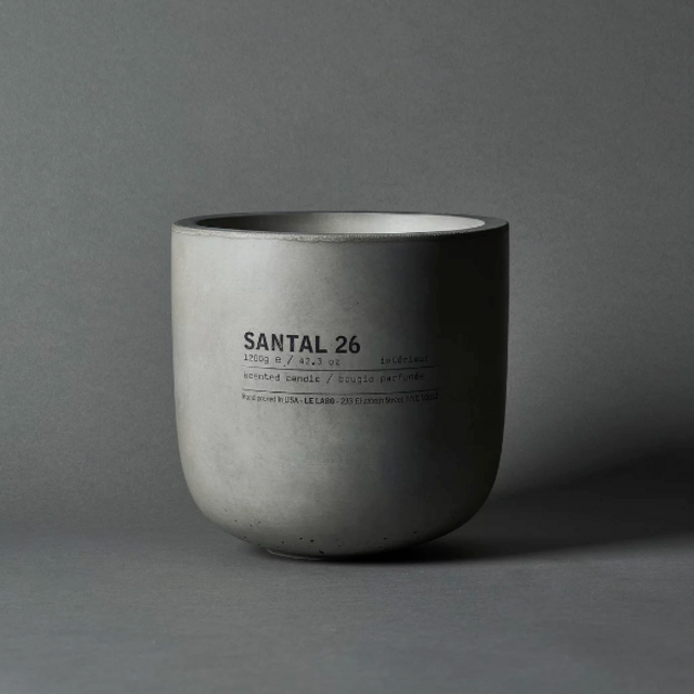 SANTAL 26 - Large Concrete Candle