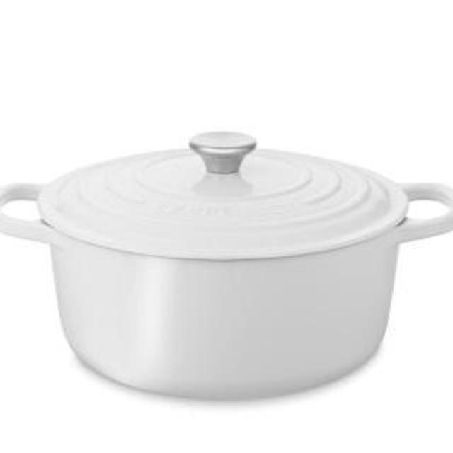 Le Creuset Signature Cast-Iron Round Dutch Oven, White, 5 1/2-Qt.