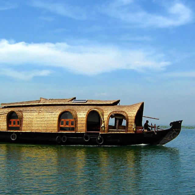 Overnight House Boat Cruise for 2: Kollam to Alleppey, India