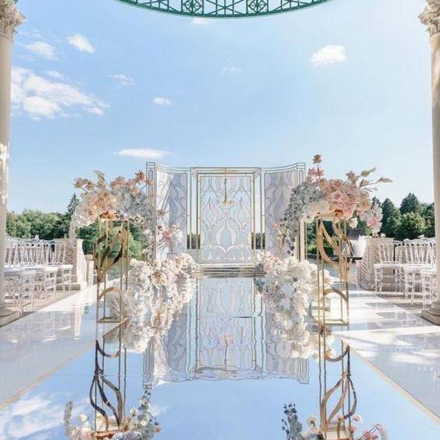 Mirrored Isle for Wedding Day