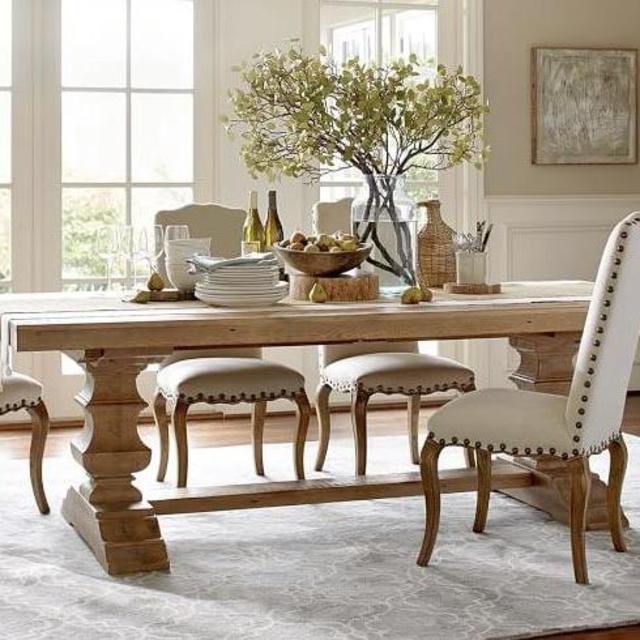 Dining Room Table & Chairs