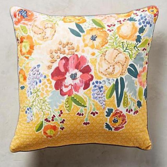 Logann Pillow