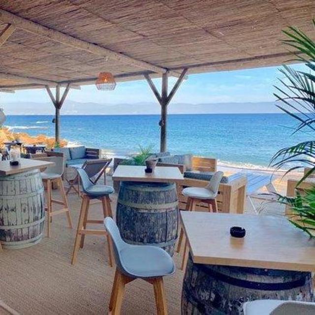 Lunch on the Plage in Moorea