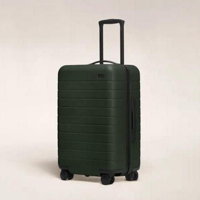 Away Luggage - The Bigger Carry-On - Green