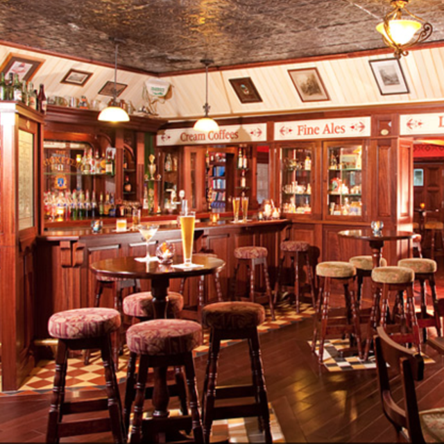 Afternoon drinks & snacks at Cricketers Pub