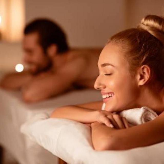 Honeymoon: 60-minute couple's massage