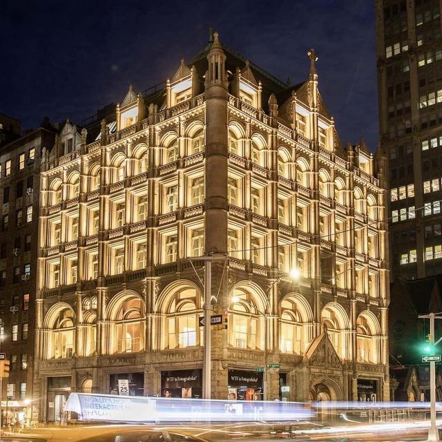 Honeymoon: museum tickets