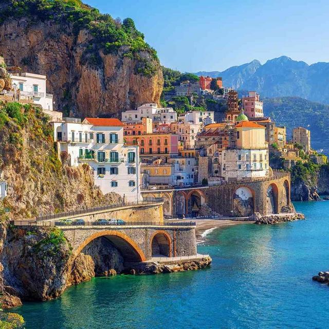 Flights: Vienna to Naples/Amalfi