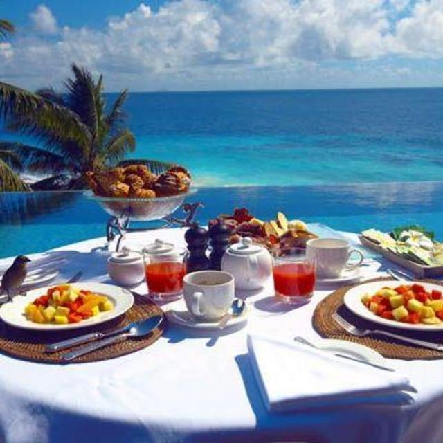 Tahiti - Private Breakfast in Our Villa