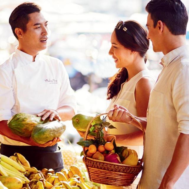 Tahiti - Guided Local Market Food Tour