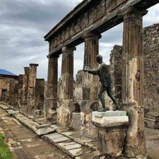 Buy Us A Day Trip Tour to Pompeii!