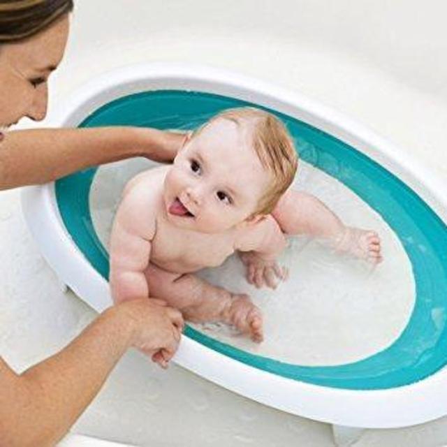 Boon Naked Collapsible Baby Bathtub Blue White