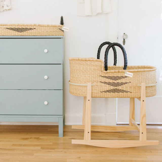 Signature Bassinet & Stand