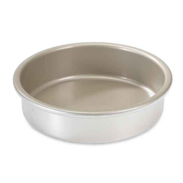 Nordic Ware Natural Aluminum NonStick Commercial Round Layer Cake Pan, Exterior Dimensions 9.63 x 9.63 x 2.5 Inches