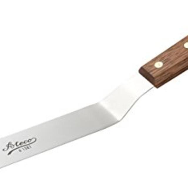 Ateco 1387 Offset Spatula with 7.63-Inch Stainless Steel Blade, Wood Handle