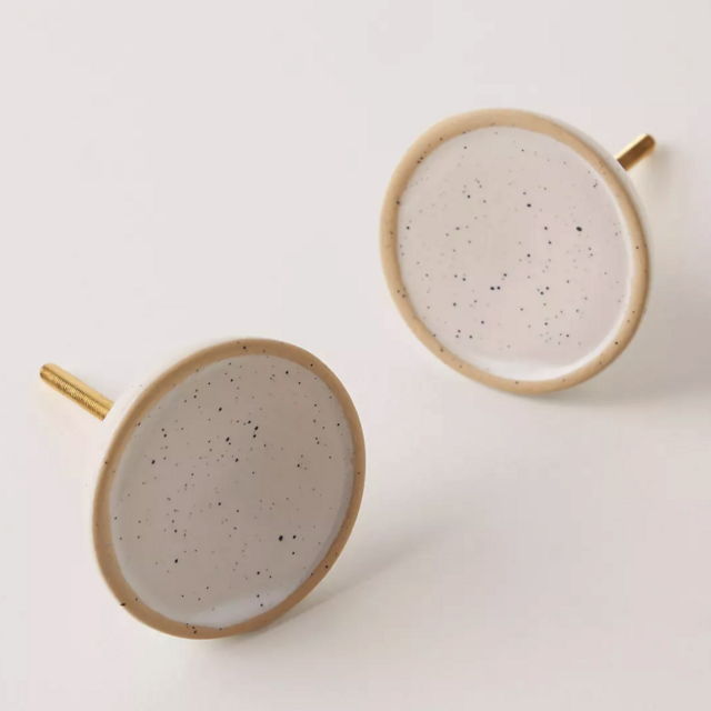 Dresser Nuala Knobs, 2 Sets of 2 Knobs, Medium, White