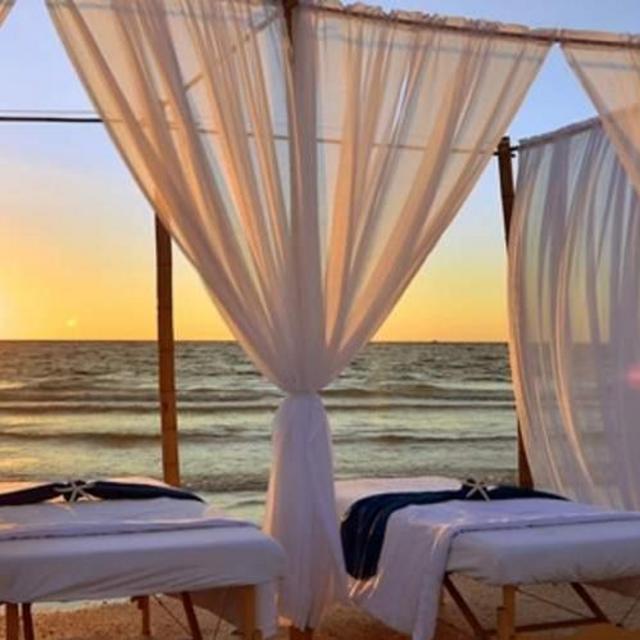 Honeymoon Couples Massage