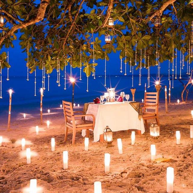 Honeymoon Private Dinner on the Beach