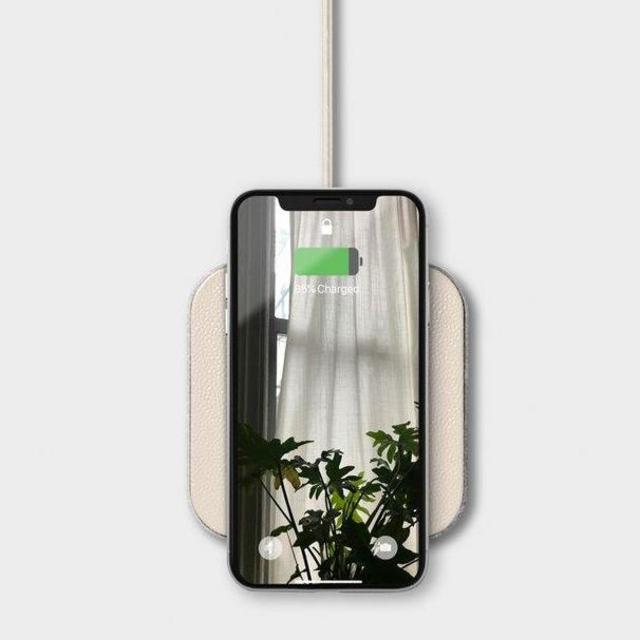 Courant Catch 1: Leather Device Charger