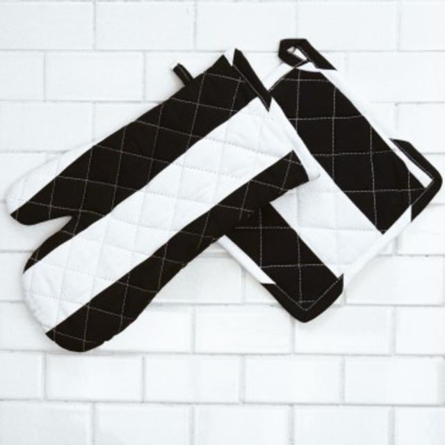 Black & White Stripes Oven Mitt / Pot Holder Set 4 pack