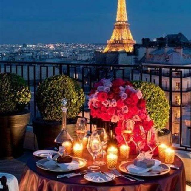 Romantic Dinner in Paris