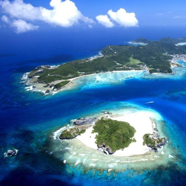 Beach time in Okinawa Prefecture or in Hawaii or somewhere else warm!