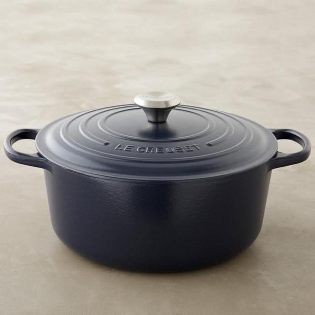 Le Creuset Signature Enameled Cast Iron Round Dutch Oven 7.25 QT Matte Navy