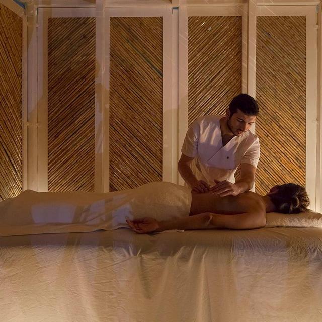 Honeymoon after-the-wedding massages in Mykonos