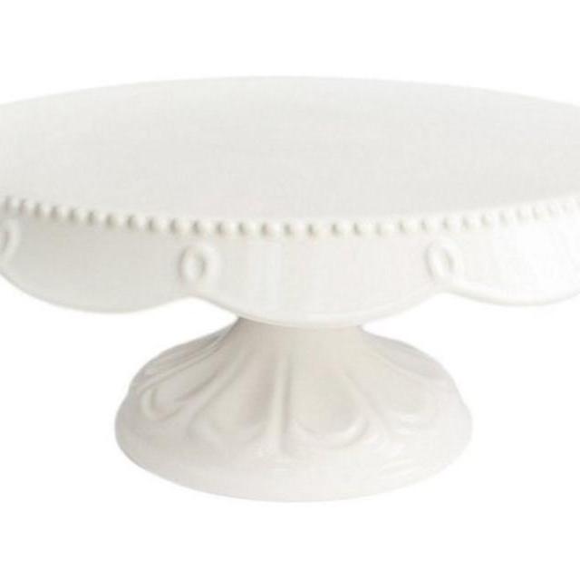 Scalloped Pedestal, White