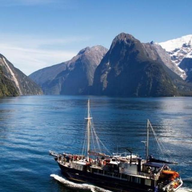 Milford Sound Overnight Cruise