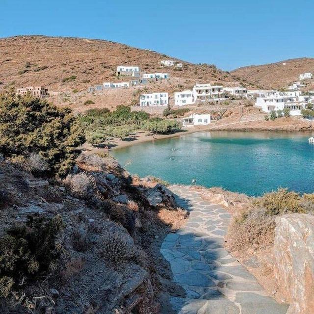 a night on Sifnos
