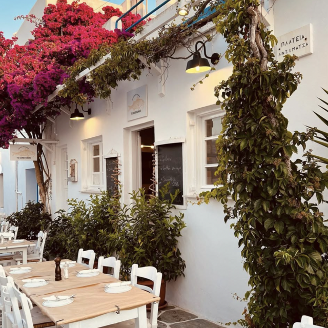 dinner for two at To Barbounaki on Folegandros