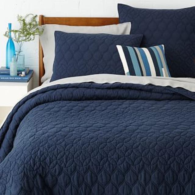 Mid-Century Circlet Ogee Quilt, Full/Queen, Nightshade