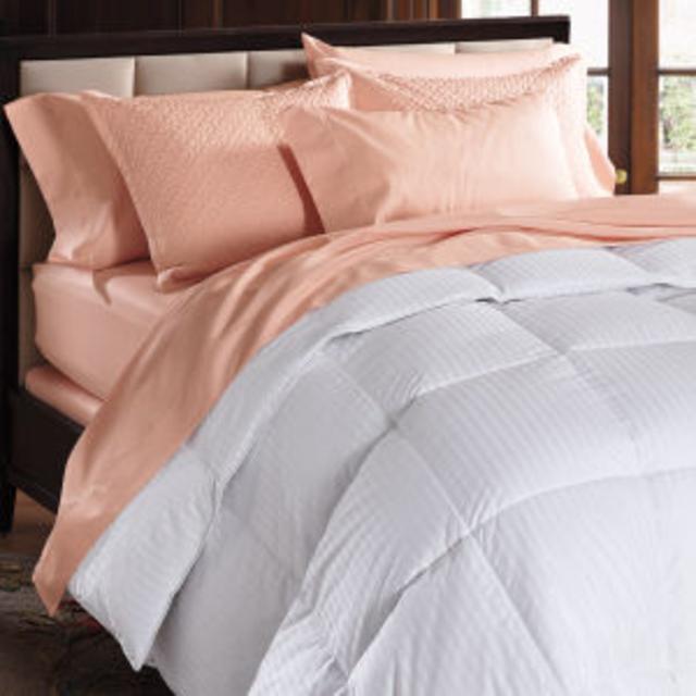 600 Fill Power Damask Stripe Down Comforter