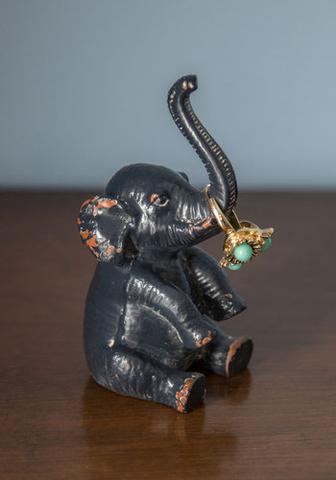 Tons of Help Ring Holder