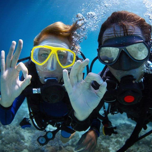 Scuba Dive The Papagayo in Costa Rica for Two